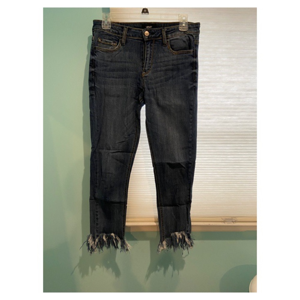 Distressed Crop Skinny Jeans